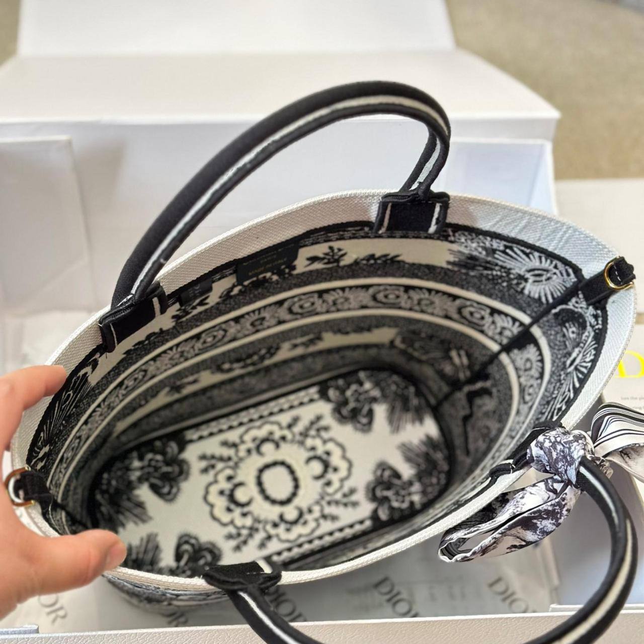 Dior